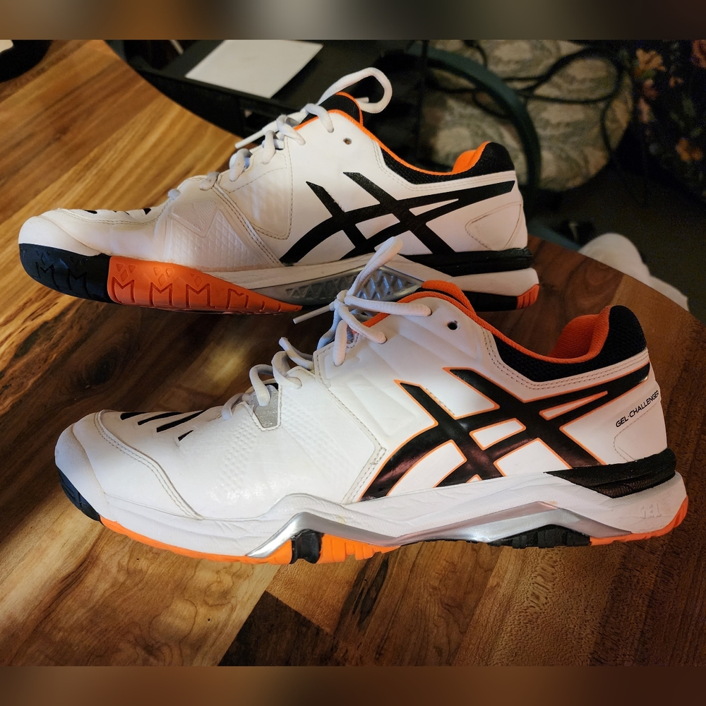 Size 11 almost new ASICS